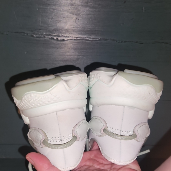 Adidas Ozweegos - Picture 5 of 6